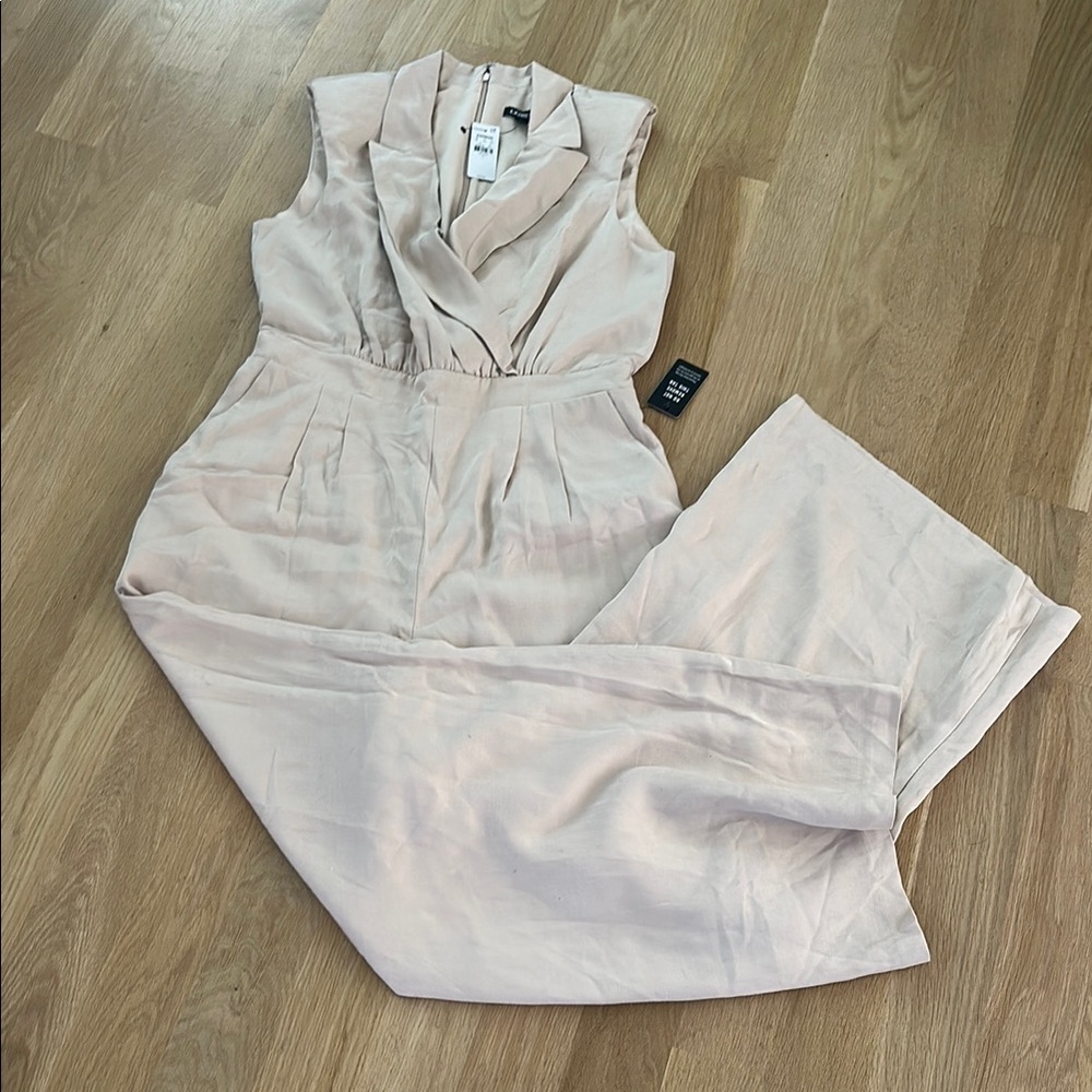 NWT Sleeveless Linen Jumpsuit with V-Neck